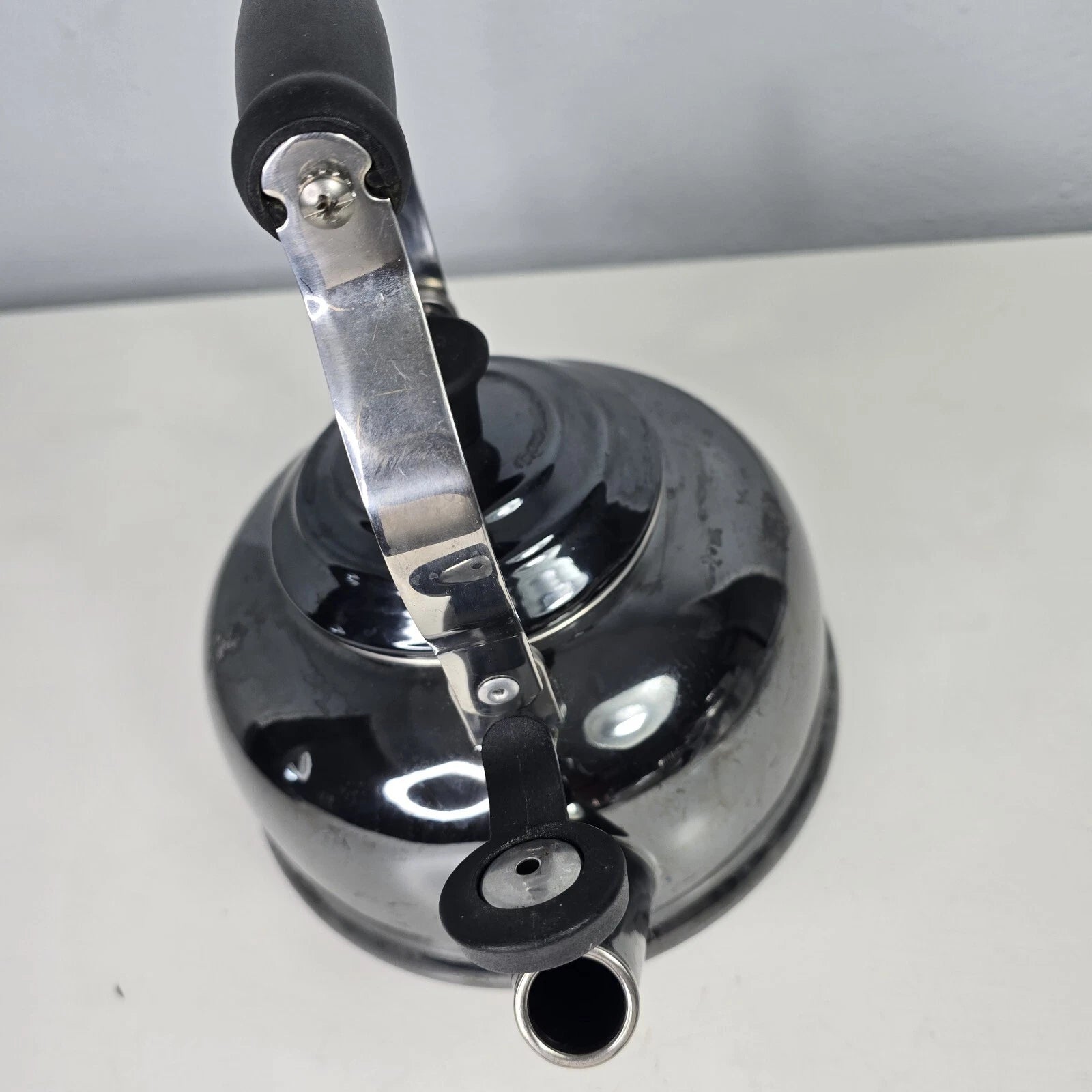 LE CREUSET Whistling Tea Kettle 1.7 Qt 1.6L Black Gray Silver Chrome Teapot