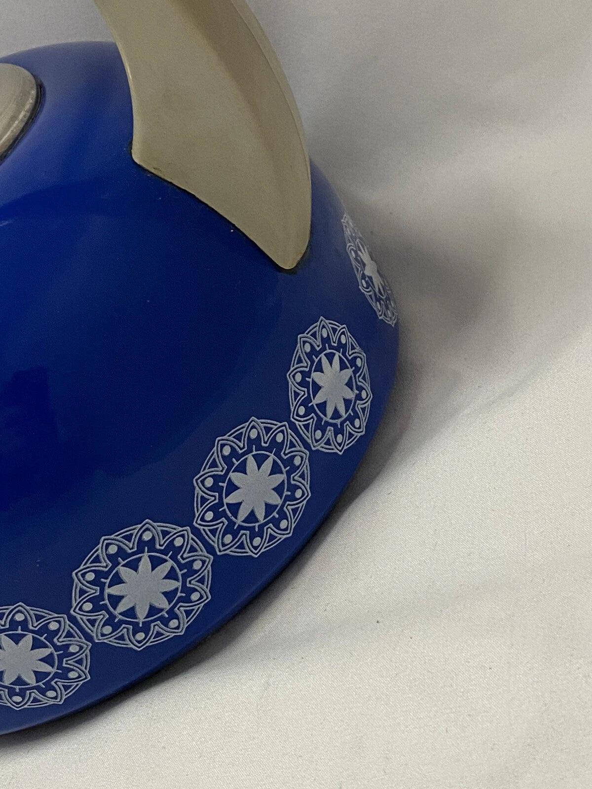 Retro 60s / 70s Blue Enamel Circle Star pattern tea kettle Stains Inside