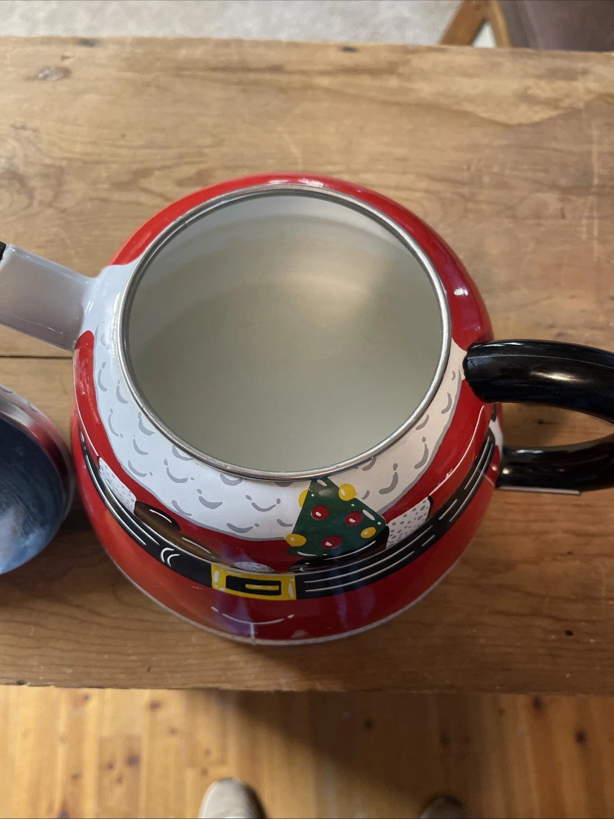 ROSCHO Jolly Santa Claus Enamel Whistling Tea Pot Kettle Holiday 3 Qt Christmas