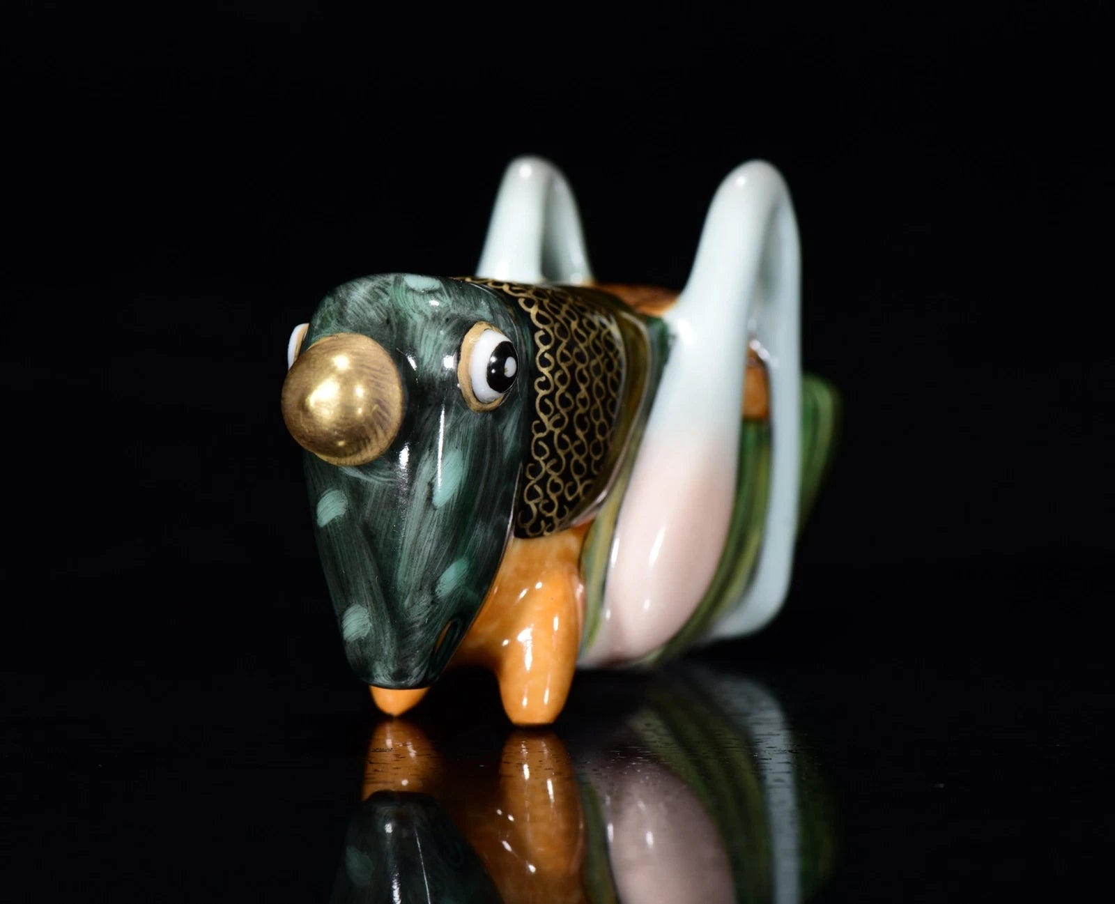 3.6"Snuff bottle with enamel colors and grasshopper patterns in Qing Dynasty