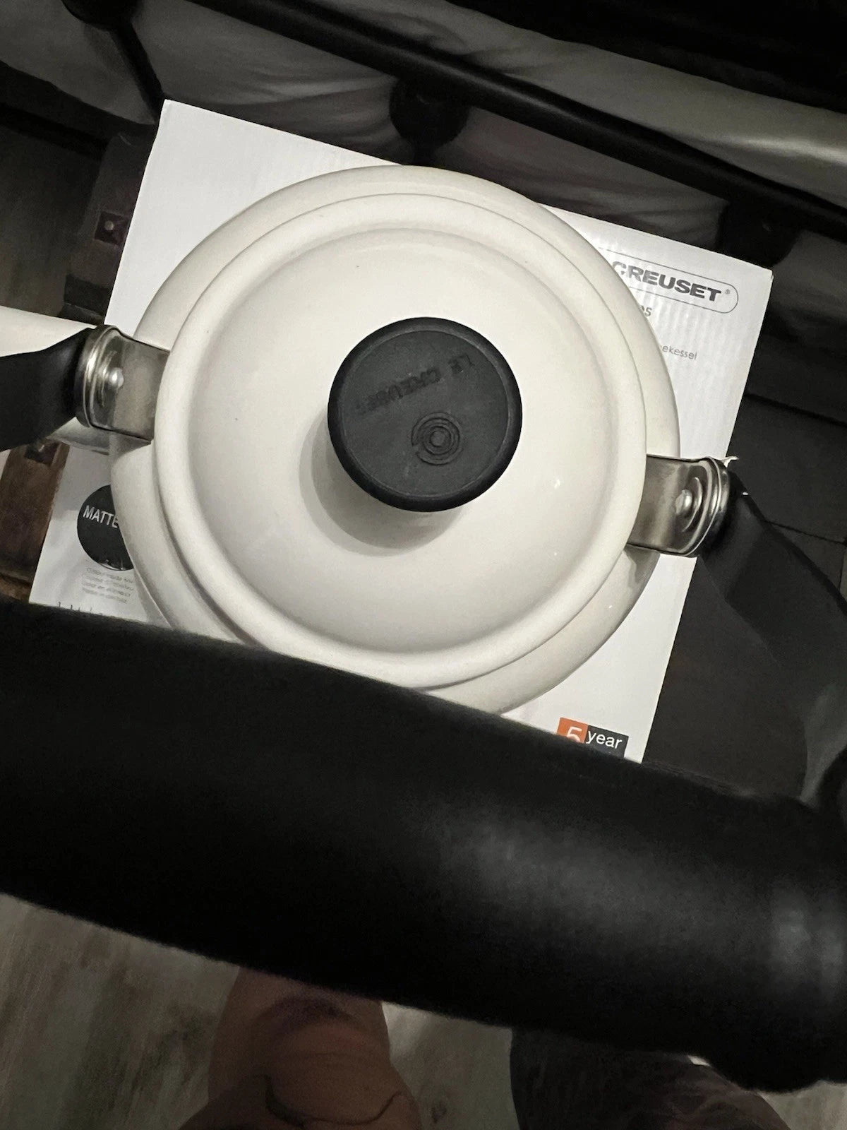 Le Creuset Enamel On Steel Whistling Tea Kettle White 1.7 qt. 1.6 L Q3101-16