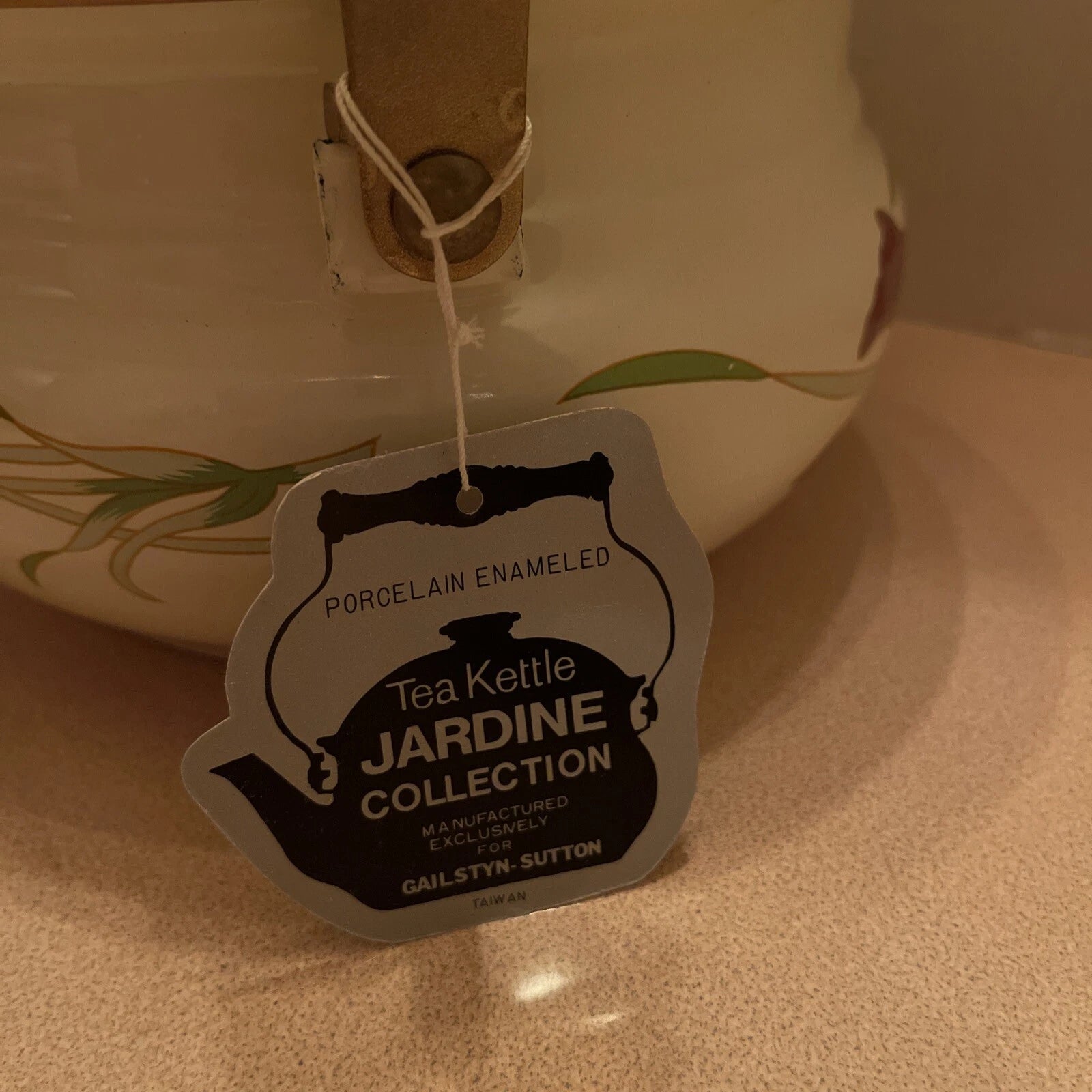 NIB Vntg  Gailstyn-Sutton Jardine Moriposa Iris Porcelain Enamel Tea Kettle 2qt