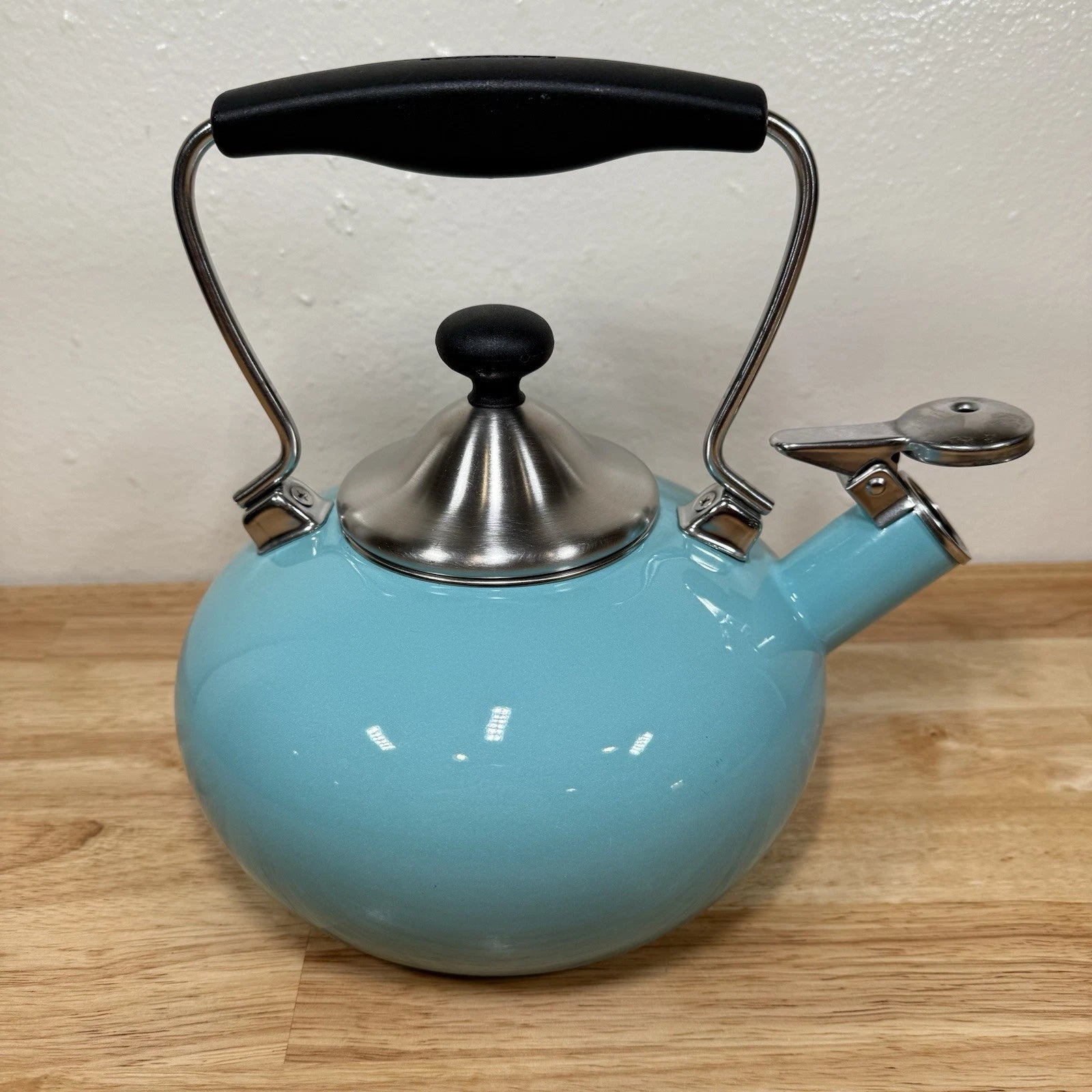 Chantal Tea Kettle Classic Loop Teapot Whistling 1.8QT with Lid Aqua Turquoise