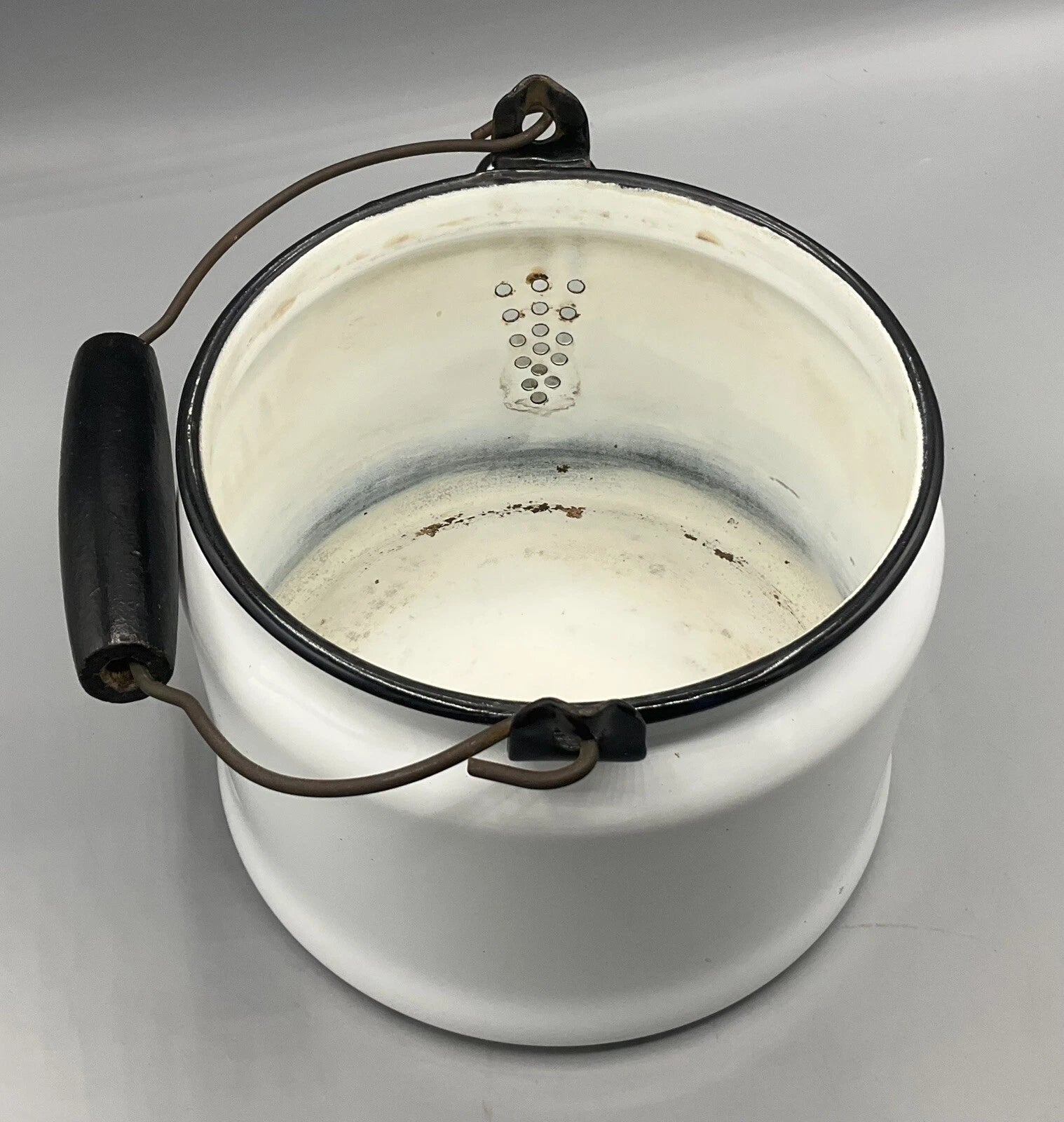 Vintage 64oz Enameled Ware Enamelware White & Black Trim Tea Water Kettle USA