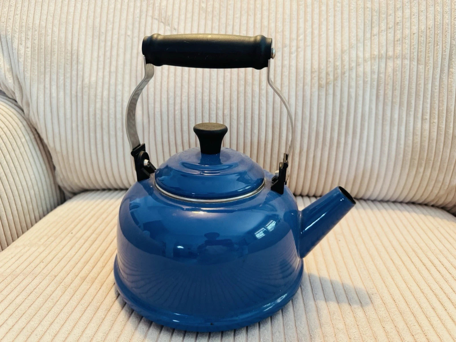 Old Vtg Blue Le Creuset 1.7 Quartz Enamel Tea Kettle With Black Handle
