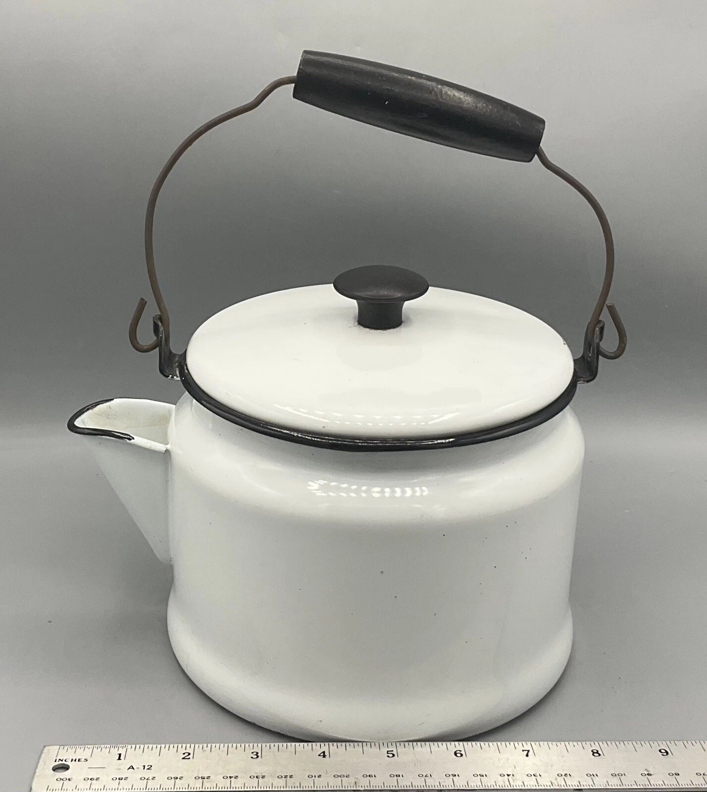 Vintage 64oz Enameled Ware Enamelware White & Black Trim Tea Water Kettle USA