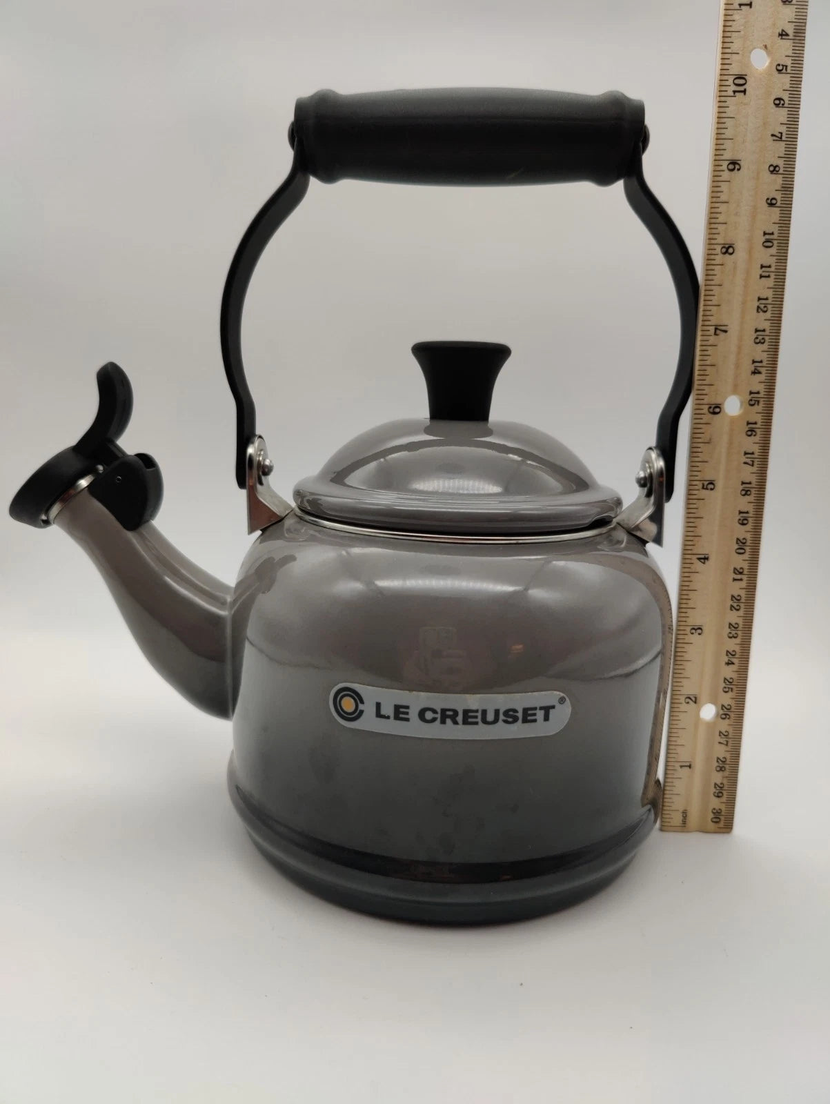Le Creuset Demi Tea Kettle 1.25 Qt Gray Enamel on Steel – Whistling
