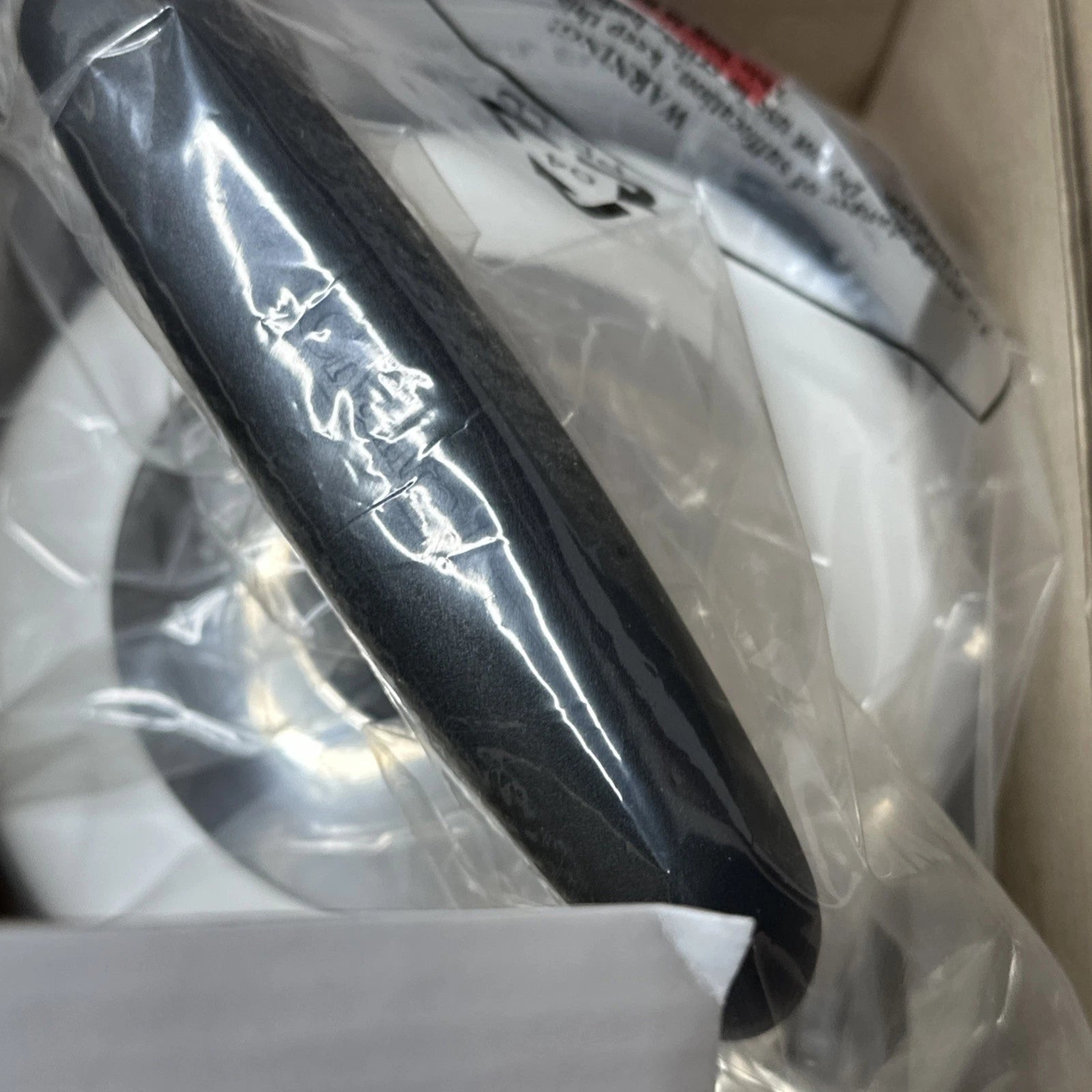 New Chantal Frieda Limited Edition White Enamel Stainless Steel Teakettle 1.4 QT