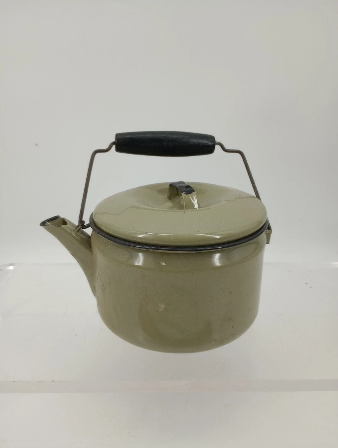 Vtg Avocado Green Enamelware Teapot Wire Bale Wood Handle  Farmhouse Primitive