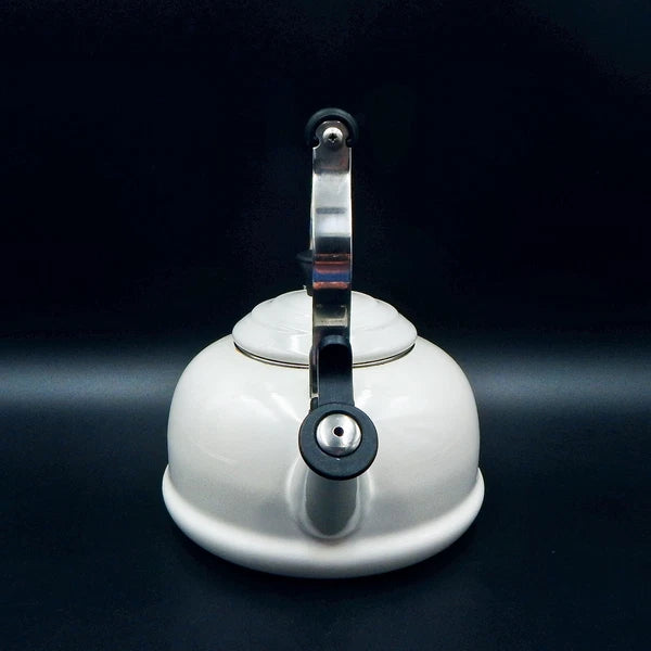 Le Creuset Whistling Tea Kettle White Enamel On Steel 1.7 Quart 1.6 Litre