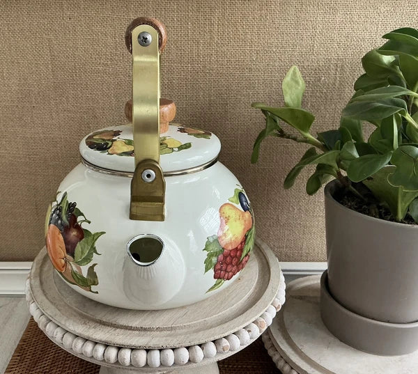 Vintage Regency Club 2.5 Quart Wooden Handle Teakettle Tea Pot