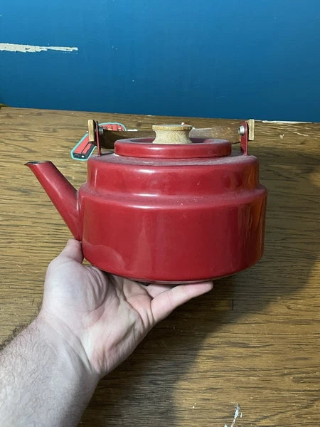 Vintage Retro Red Enameled steel Tea Kettle Pot Wood Handles & Knob 1QT
