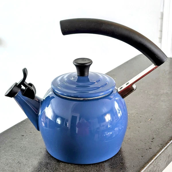 LE CREUSET Whistling Tea Kettle TESTED 1.25Q Indigo Blue Enamel Slight Flaws