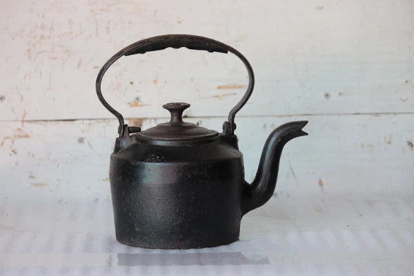 Enamel Inside Vintage Tea Kettle Cast Iron 2¾Pints Kitchenware Made in England