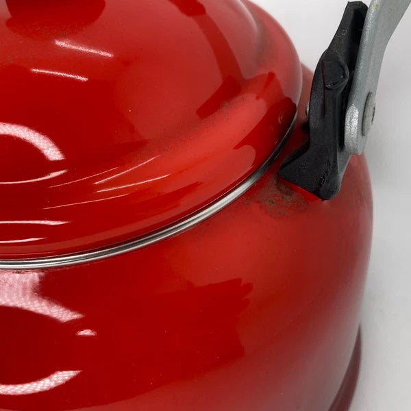 Le Creuset Kettle Red Enamel 2.2 Quart Tea Water Whistling Pot Handle - READ