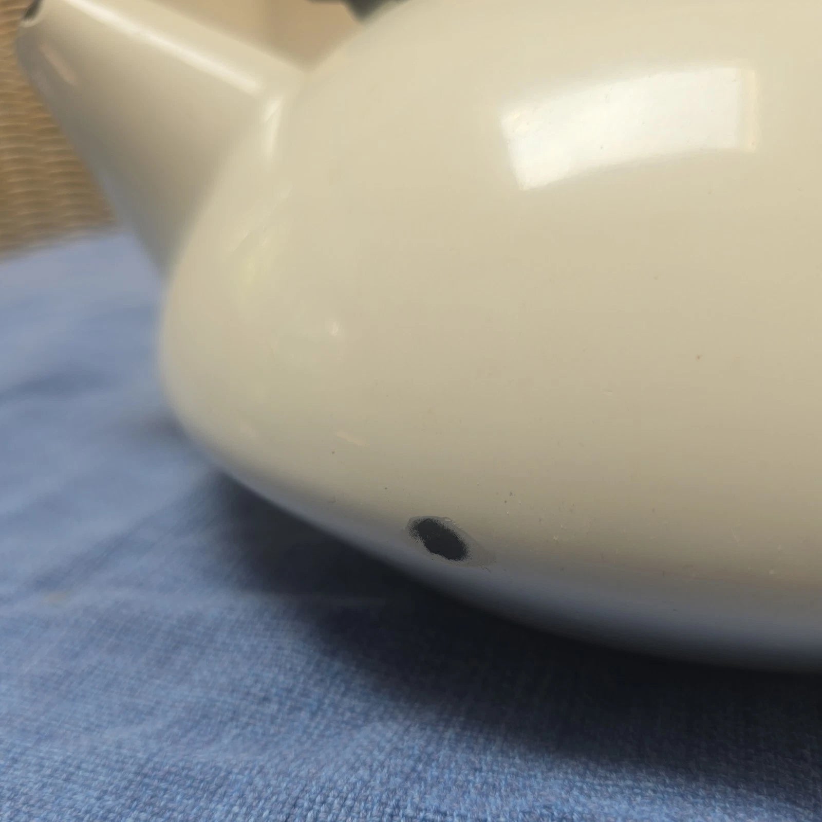 Le Creuset white Tea Kettle Teapot Tea Pot