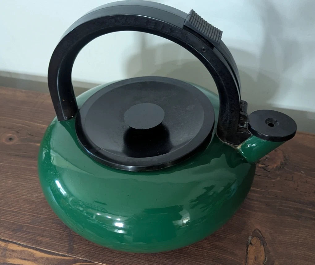 Vintage Retro Hunter Green Enamel Tea Kettle with Black Plastic Handle Nice