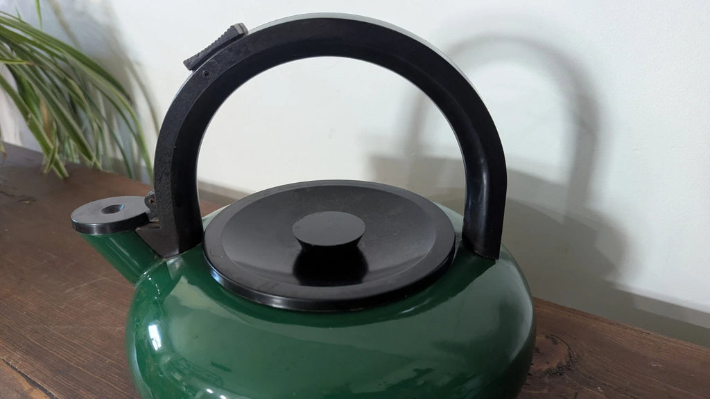 Vintage Retro Hunter Green Enamel Tea Kettle with Black Plastic Handle Nice
