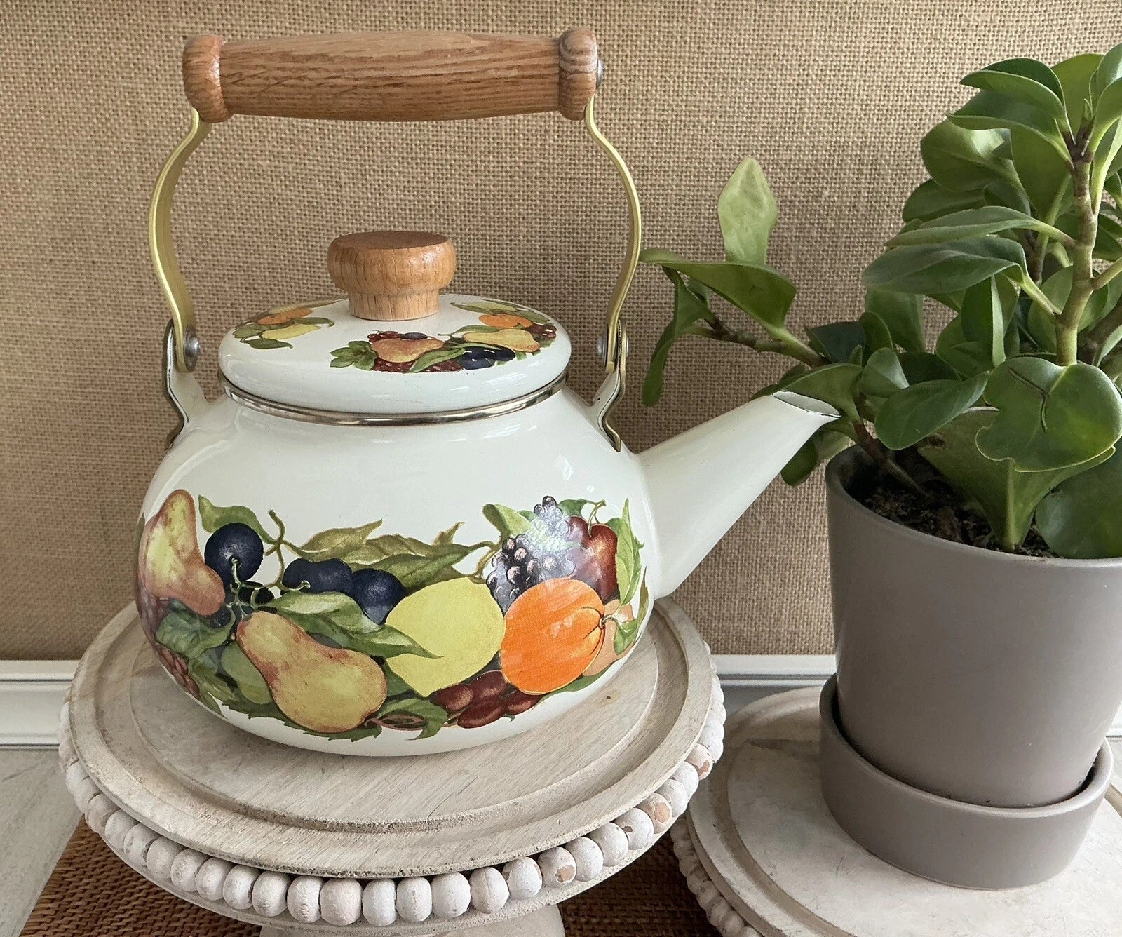 Vintage Regency Club 2.5 Quart Wooden Handle Teakettle Tea Pot