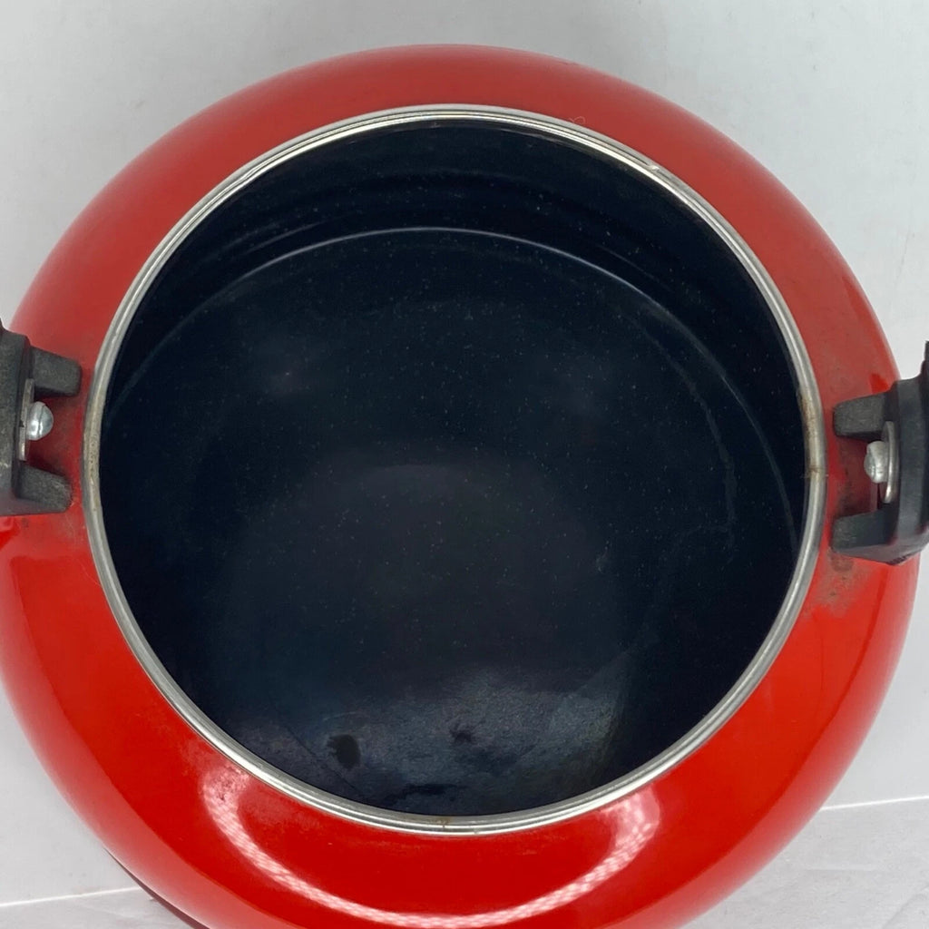 Le Creuset Kettle Red Enamel 2.2 Quart Tea Water Whistling Pot Handle - READ