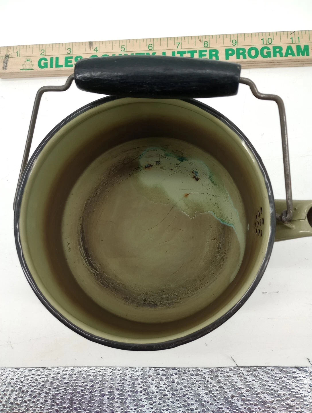 Vtg Avocado Green Enamelware Teapot Wire Bale Wood Handle  Farmhouse Primitive