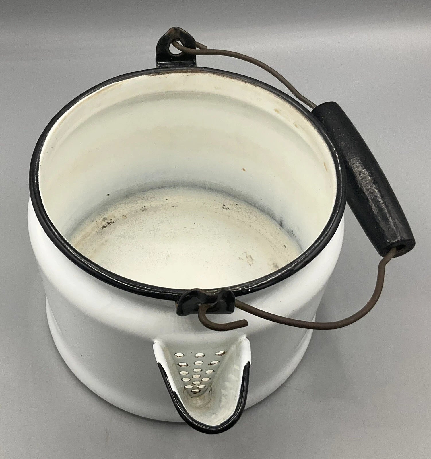 Vintage 64oz Enameled Ware Enamelware White & Black Trim Tea Water Kettle USA