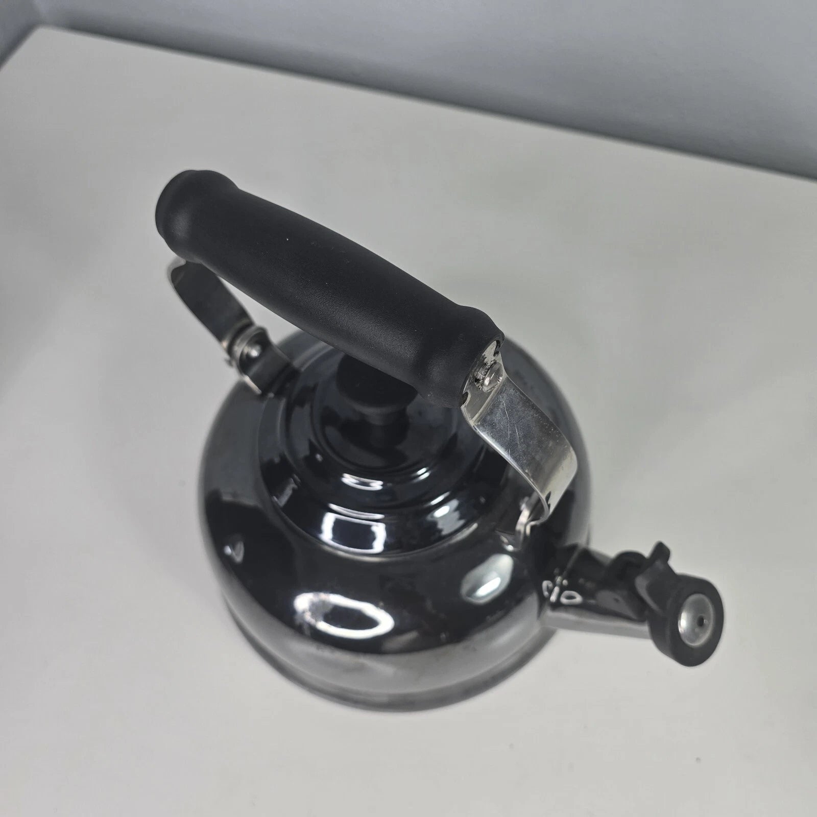 LE CREUSET Whistling Tea Kettle 1.7 Qt 1.6L Black Gray Silver Chrome Teapot