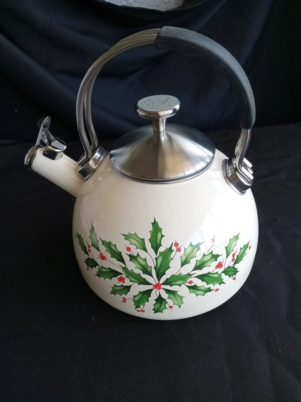 LENOX HOLIDAY ENAMEL TEAPOT KETTLE NEVER USED