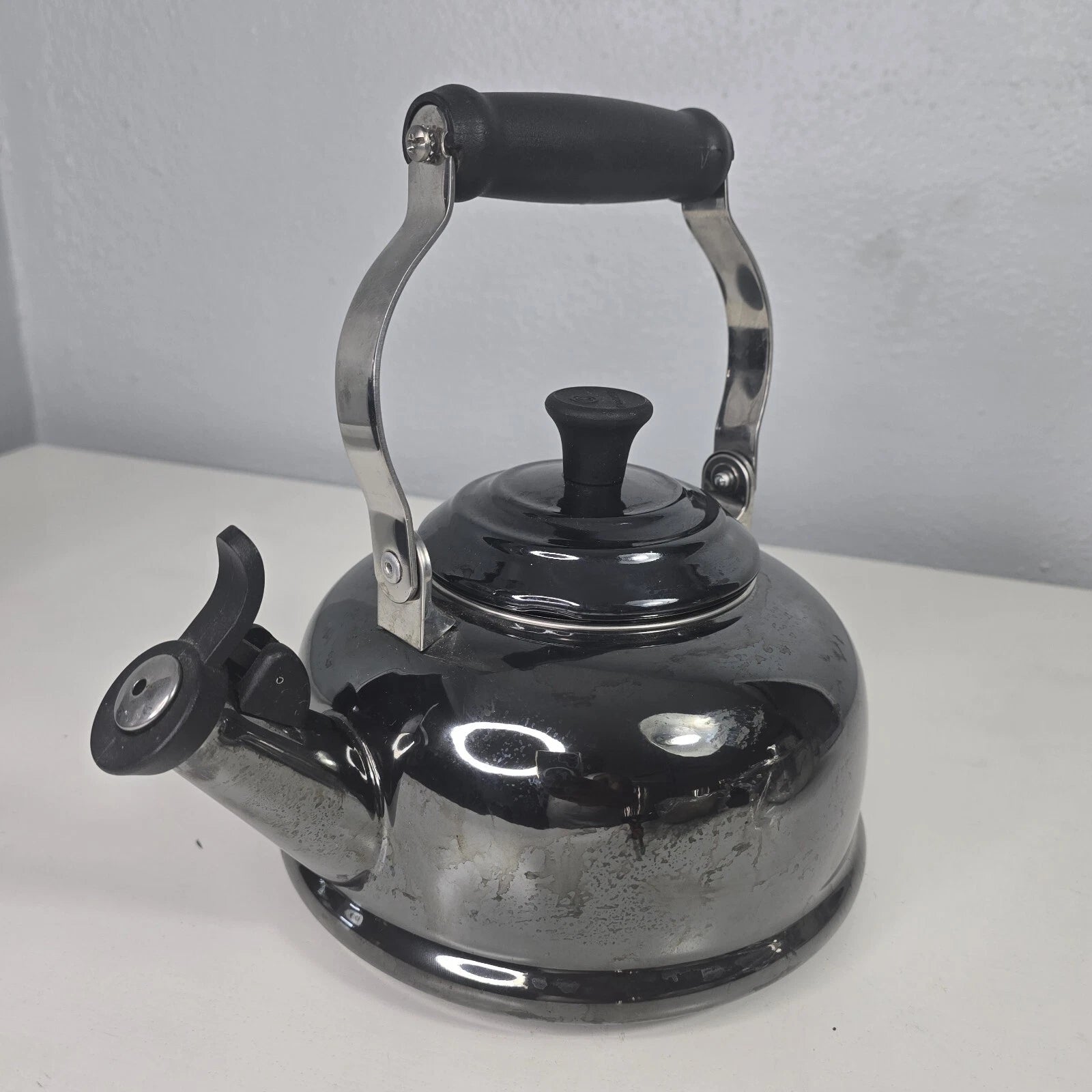LE CREUSET Whistling Tea Kettle 1.7 Qt 1.6L Black Gray Silver Chrome Teapot