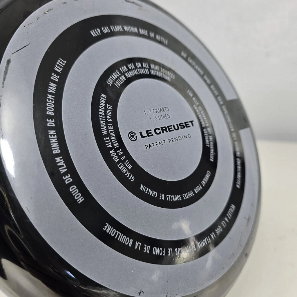 LE CREUSET Whistling Tea Kettle 1.7 Qt 1.6L Black Gray Silver Chrome Teapot