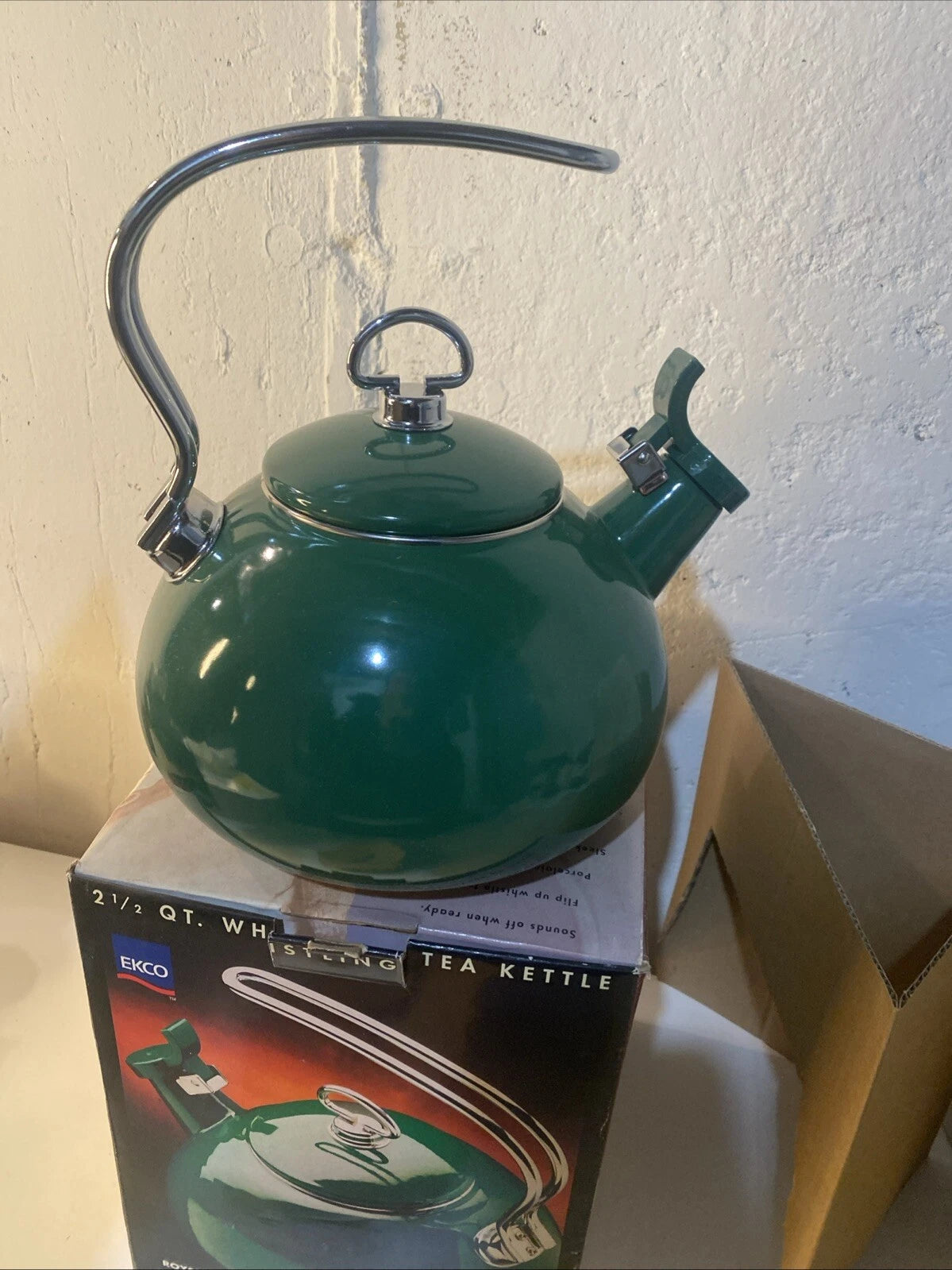 NEW EKCO TEA KETTLES Style Enamel on Steel Royal Green Whistling 2.5 Qt Ekco VTG