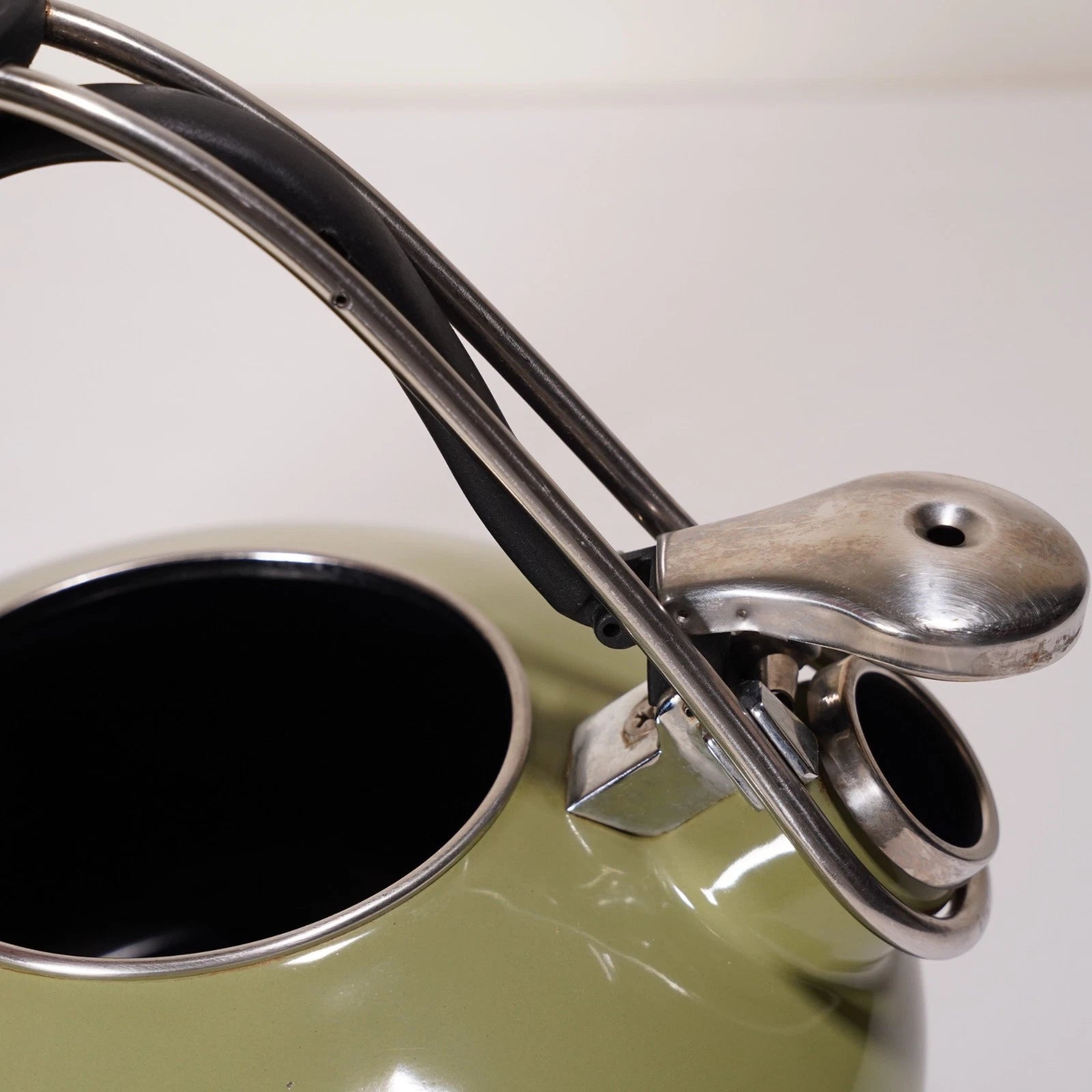 Chantal 2qt Tea Kettle Avocado Green Enamel On Steel MCM Vintage Style READ