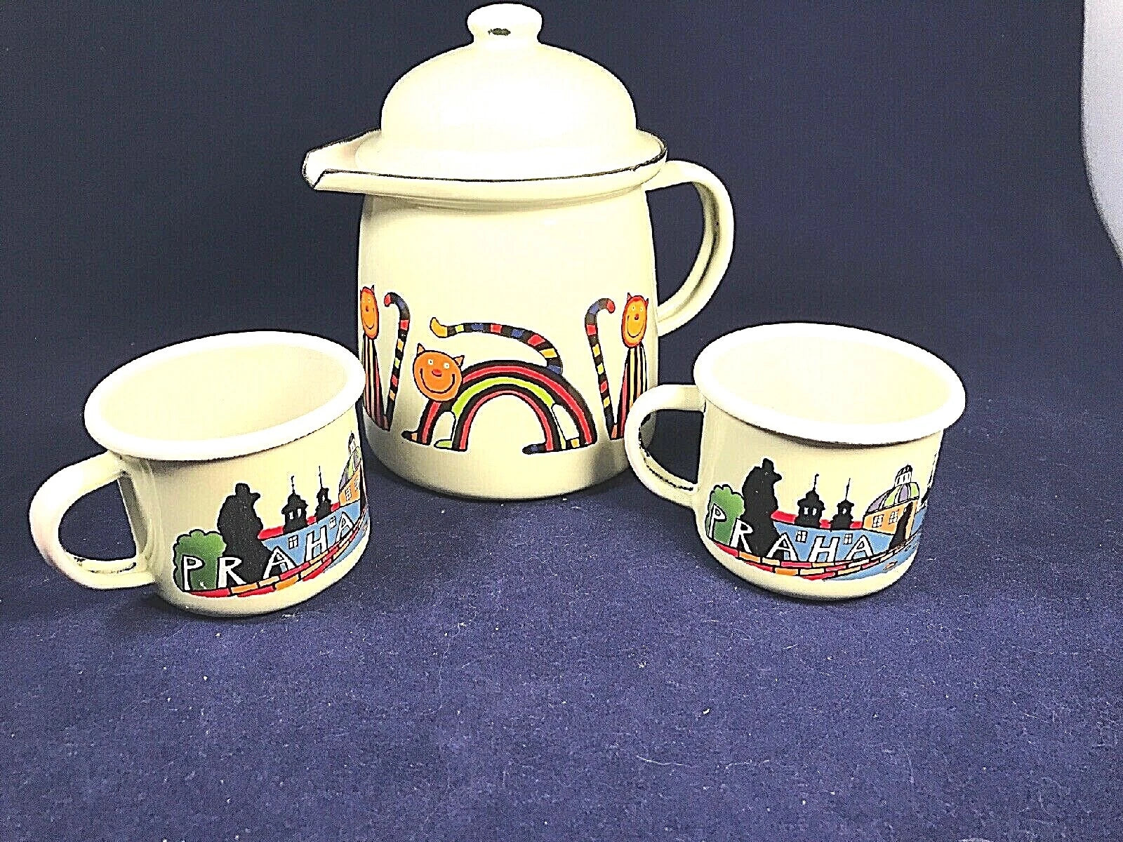 Checklasavakian? Prague Children’s Or Small Enamel Teapot 2 Cups Cats Rainbows