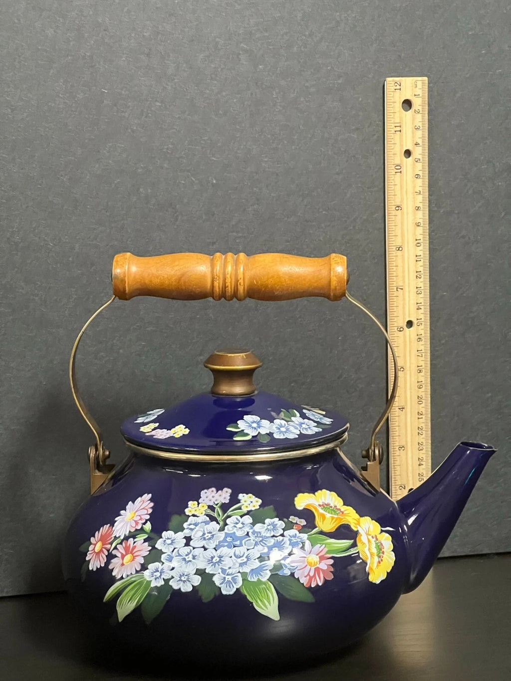 1983 GAILSTYN SUTTON "Flower Garden" Vintage Enamel Ware Teapot