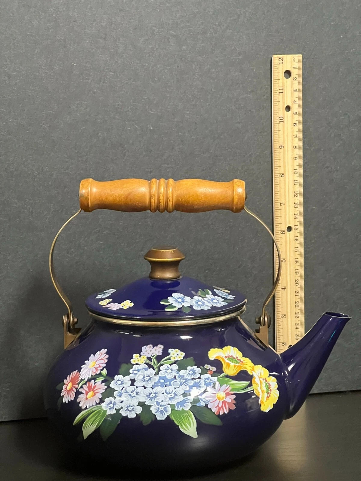 1983 GAILSTYN SUTTON "Flower Garden" Vintage Enamel Ware Teapot