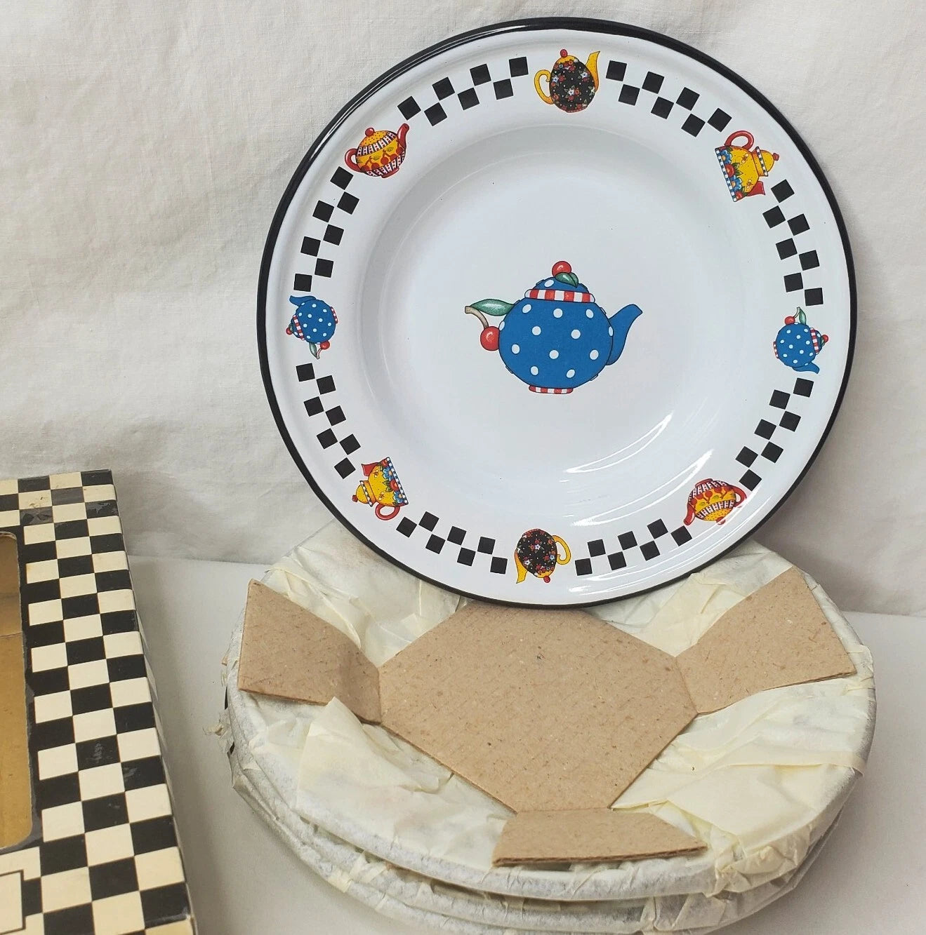 Vtg Mary Engelbreit Enamel Teapot Plate Set 4 Salad Dessert Plates Box New