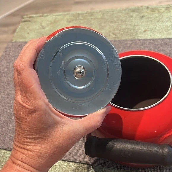 Le Creuset Whistling Tea Kettle 1.7 Quart Flame Red Lg Enamel Teapot