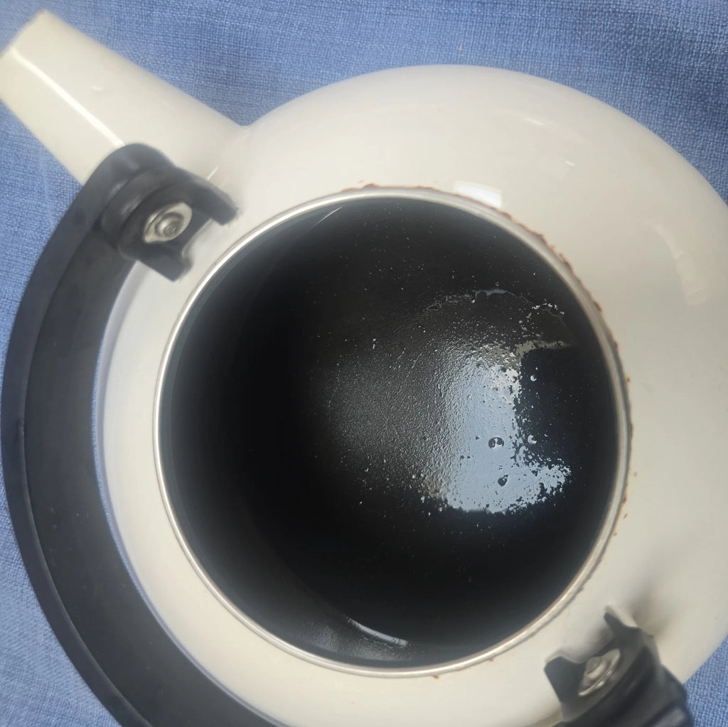 Le Creuset white Tea Kettle Teapot Tea Pot