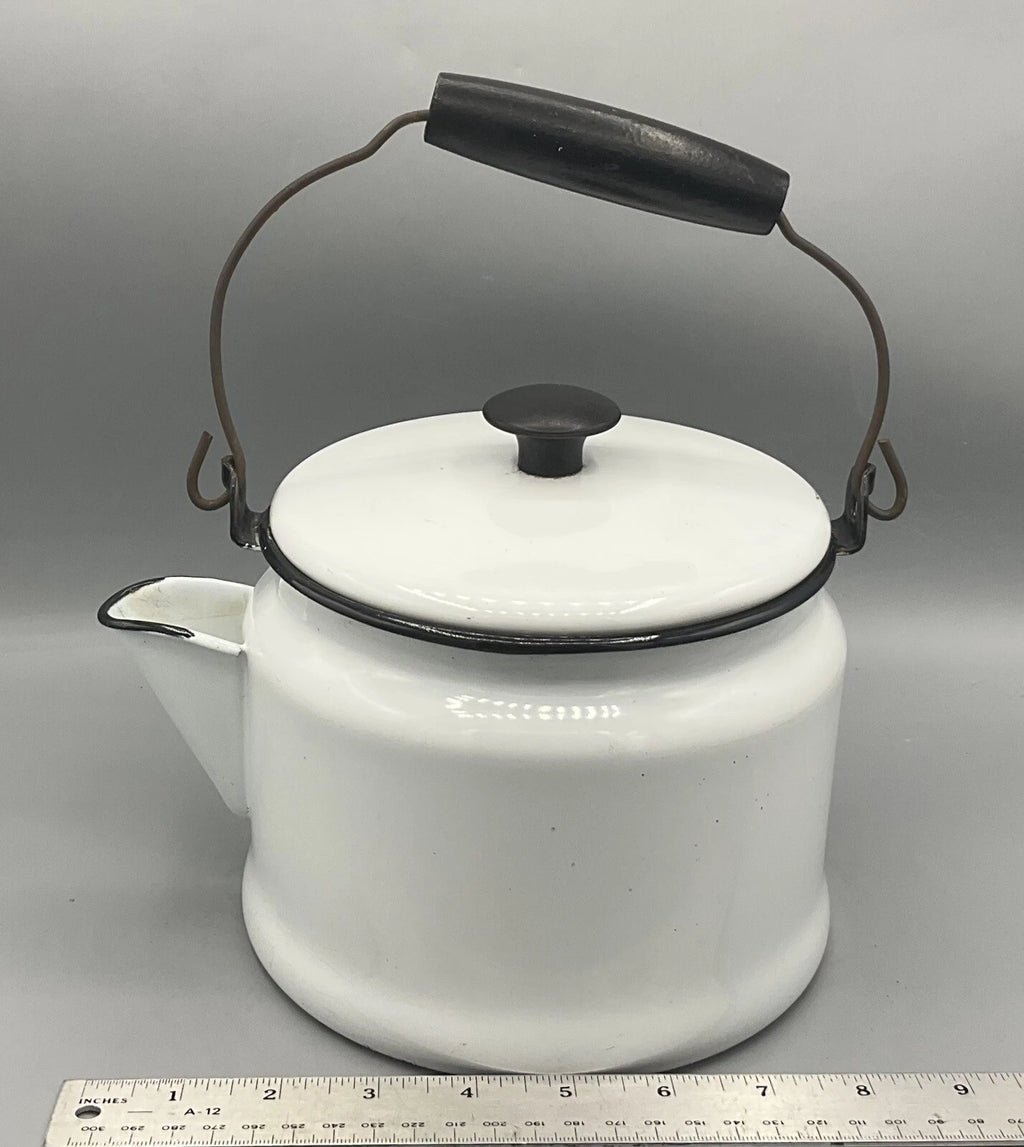 Vintage 64oz Enameled Ware Enamelware White & Black Trim Tea Water Kettle USA