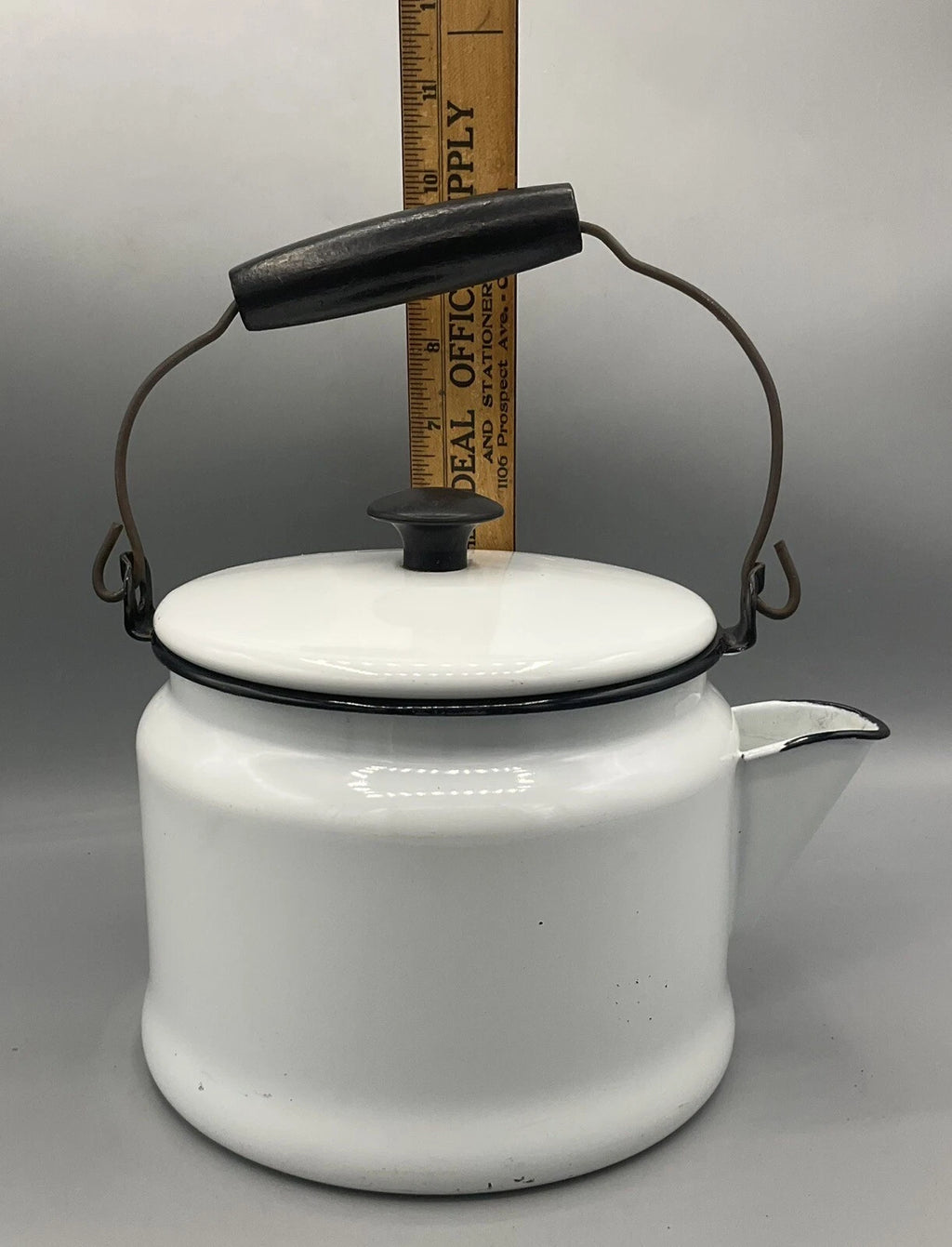 Vintage 64oz Enameled Ware Enamelware White & Black Trim Tea Water Kettle USA