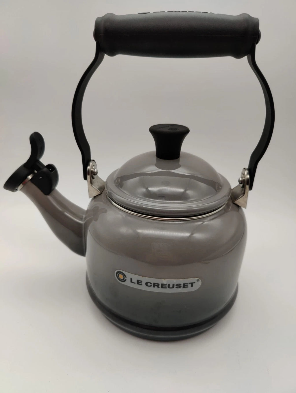 Le Creuset Demi Tea Kettle 1.25 Qt Gray Enamel on Steel – Whistling