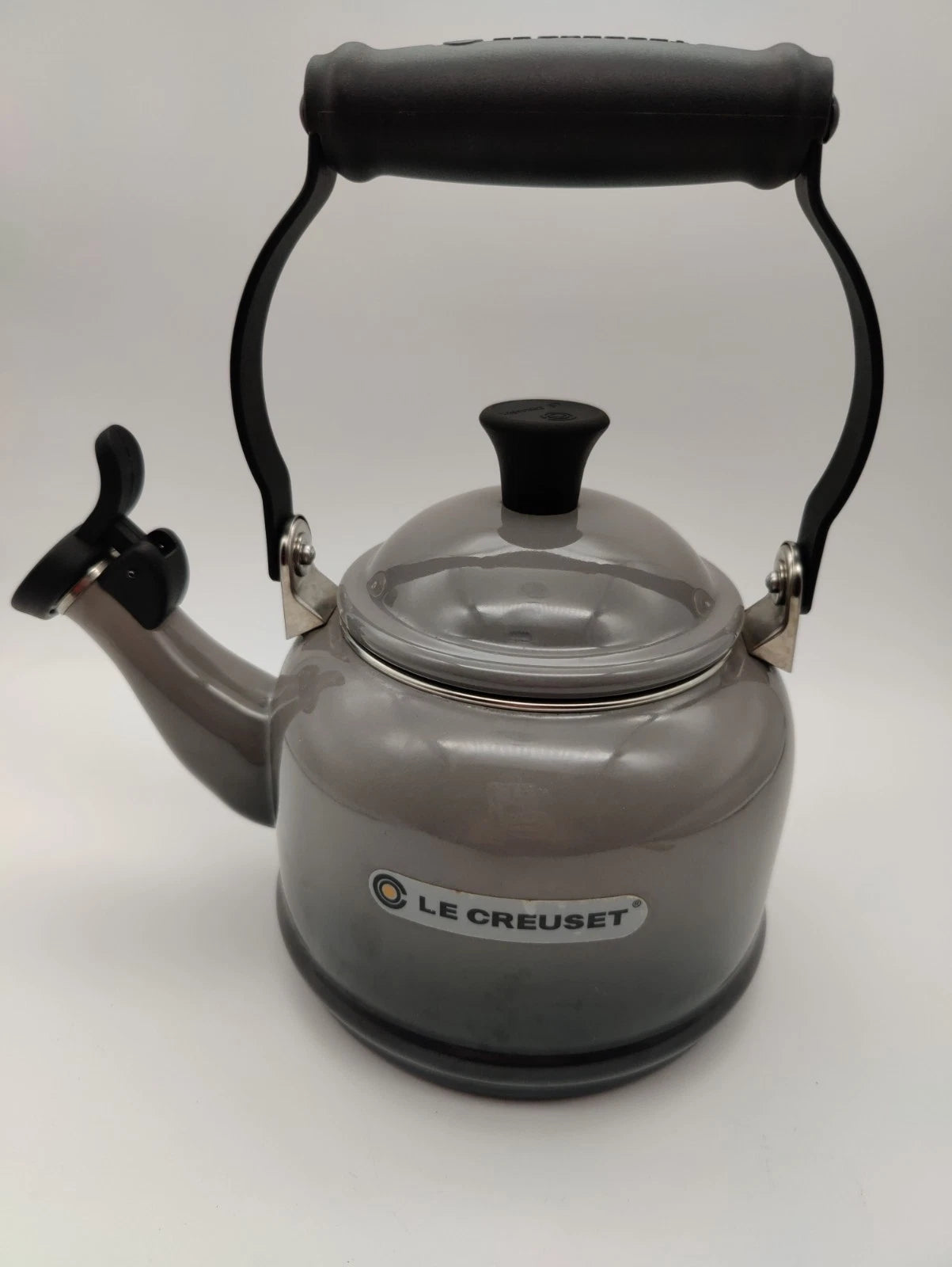 Le Creuset Demi Tea Kettle 1.25 Qt Gray Enamel on Steel – Whistling