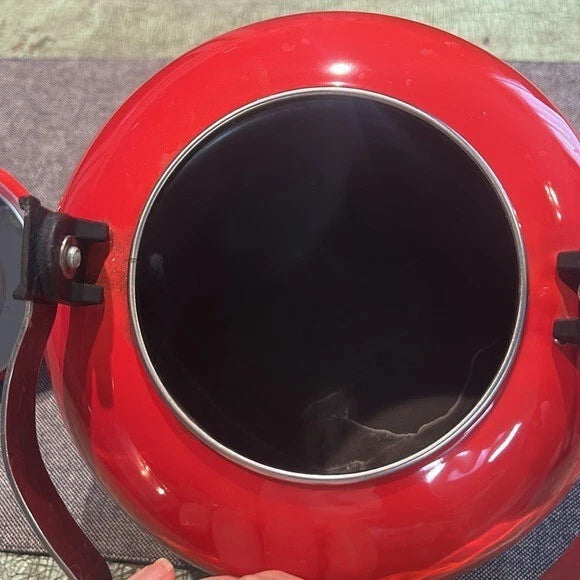 Le Creuset Whistling Tea Kettle 1.7 Quart Flame Red Lg Enamel Teapot
