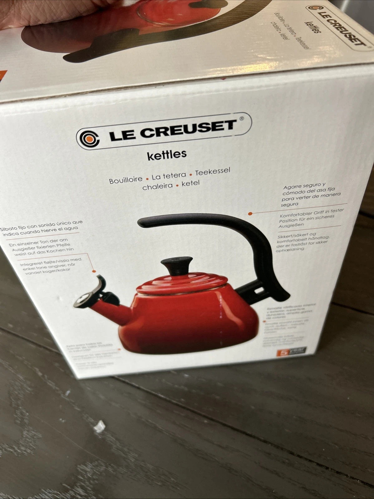 Le Creuset Classic Whistling Tea Kettle Enamel-On-Steel Red 1.6Qt.BRAND NEW