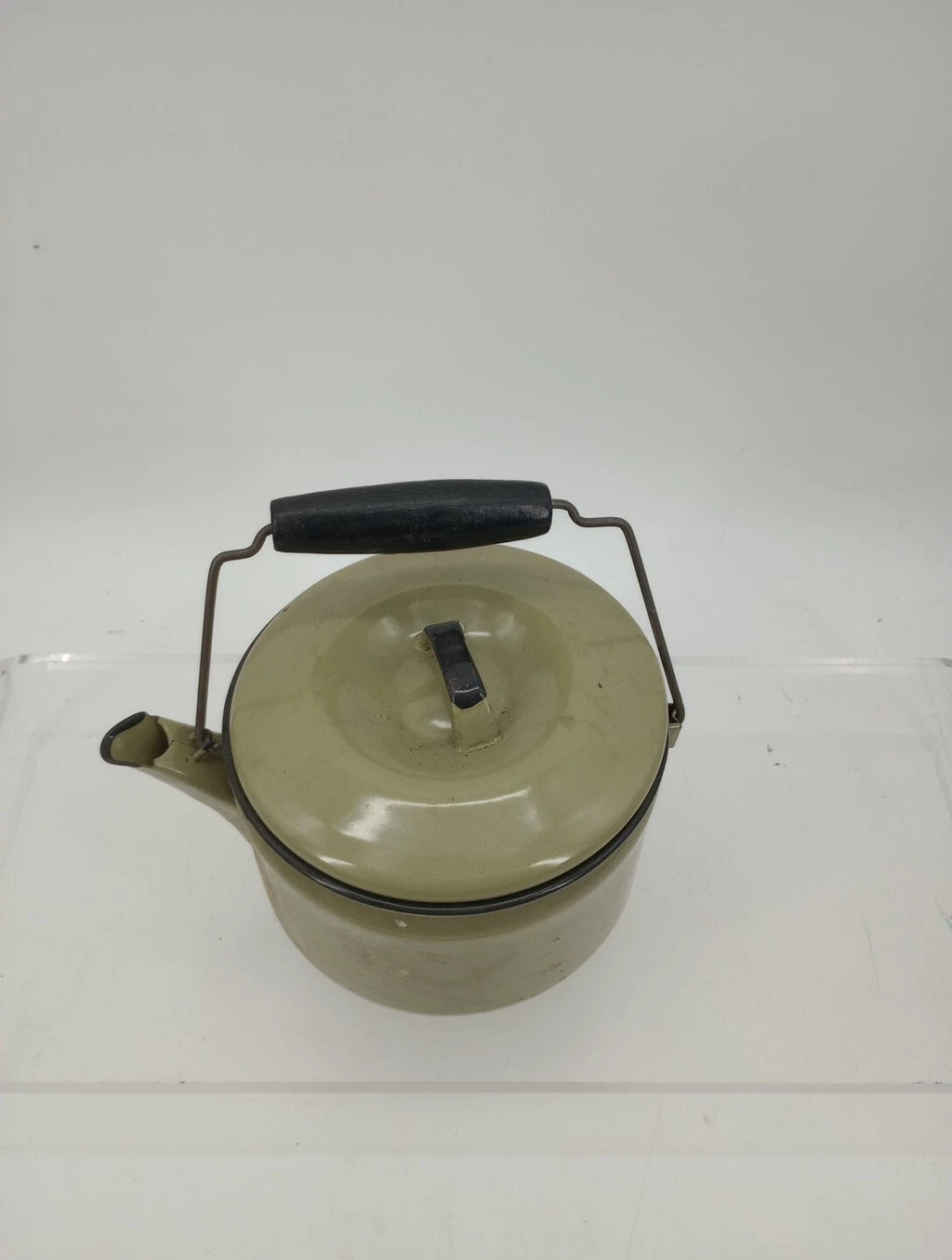 Vtg Avocado Green Enamelware Teapot Wire Bale Wood Handle  Farmhouse Primitive