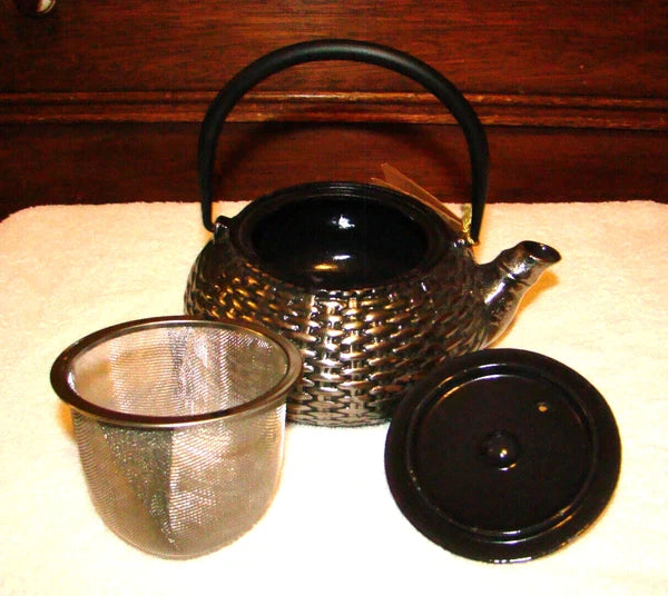 Unity Cast Iron Enameled Tea Pot w/ Infuser Silver Basket Weave Pattern, Unused