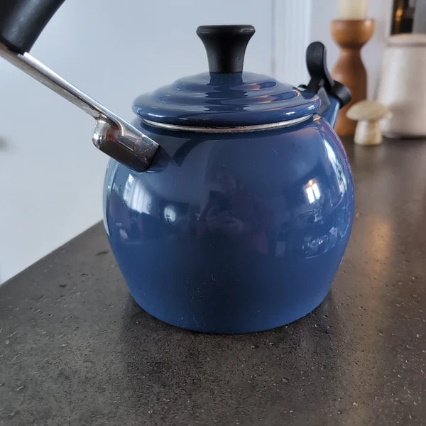 LE CREUSET Whistling Tea Kettle TESTED 1.25Q Indigo Blue Enamel Slight Flaws
