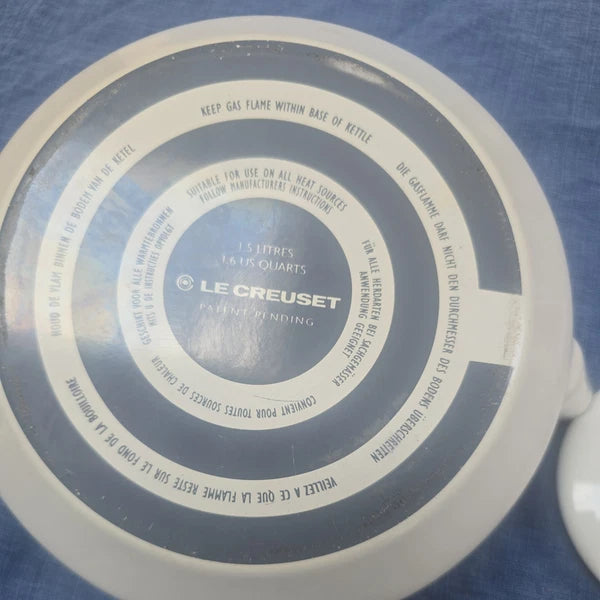 Le Creuset white Tea Kettle Teapot Tea Pot