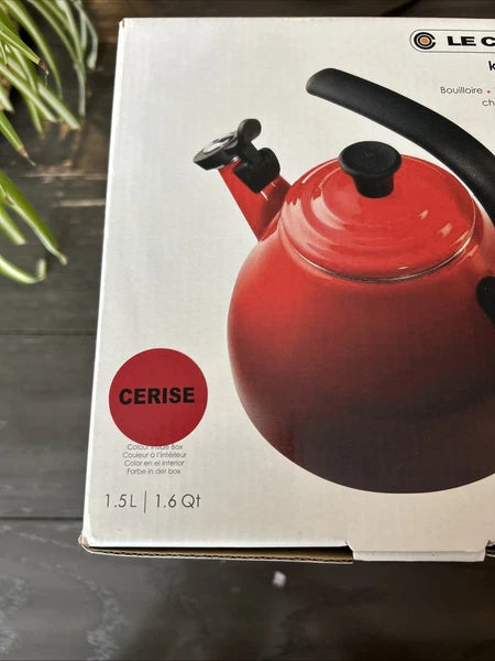 Le Creuset Classic Whistling Tea Kettle Enamel-On-Steel Red 1.6Qt.BRAND NEW