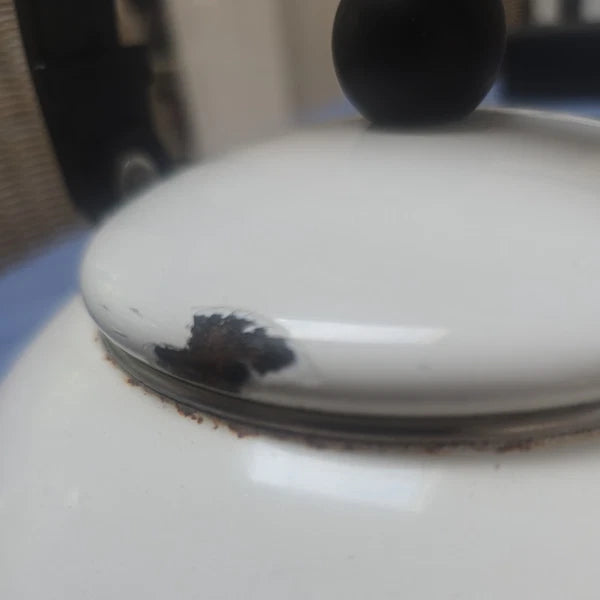 Le Creuset white Tea Kettle Teapot Tea Pot